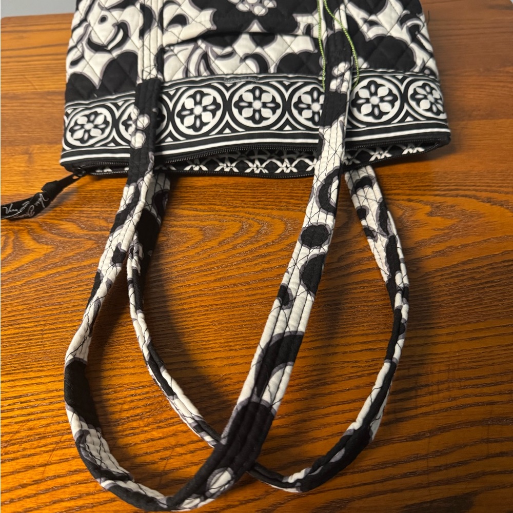 New Vera Bradley Bag~ Black & White ~ 11 1/2”W x 8”T - Picture 7 of 10